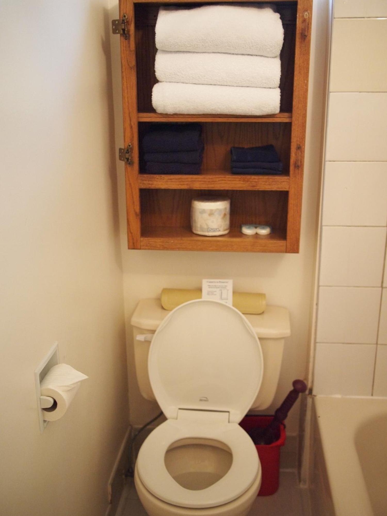 Whale'S Tail Guest Suites Уклуелет Екстериор снимка
