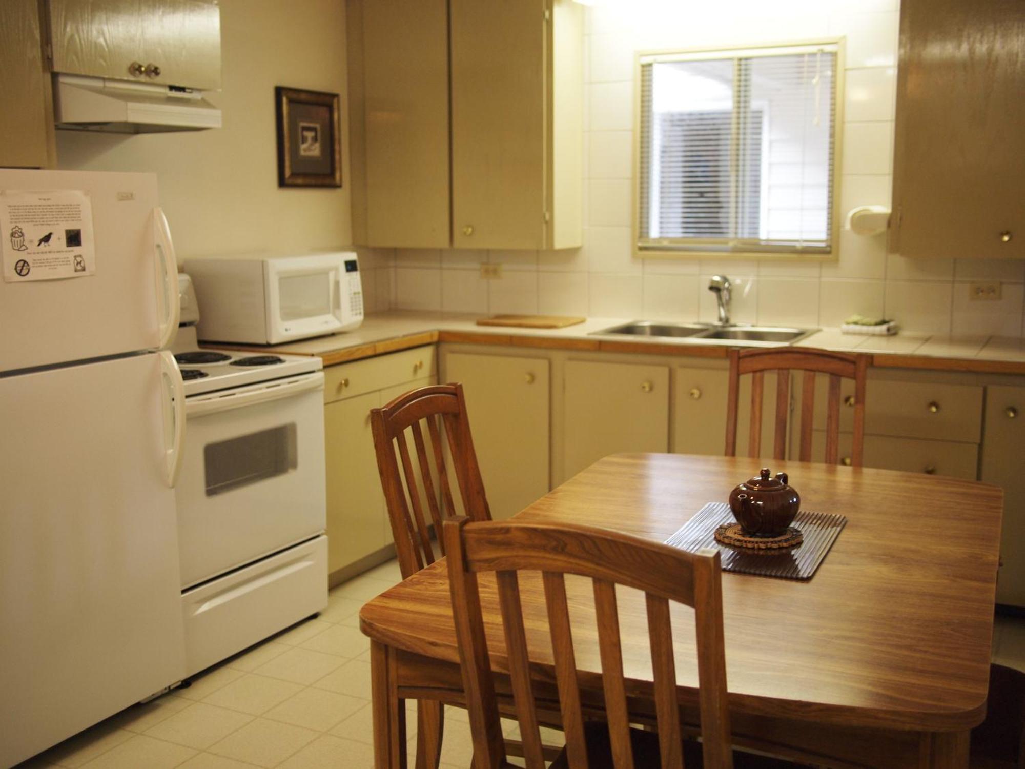 Whale'S Tail Guest Suites Уклуелет Екстериор снимка