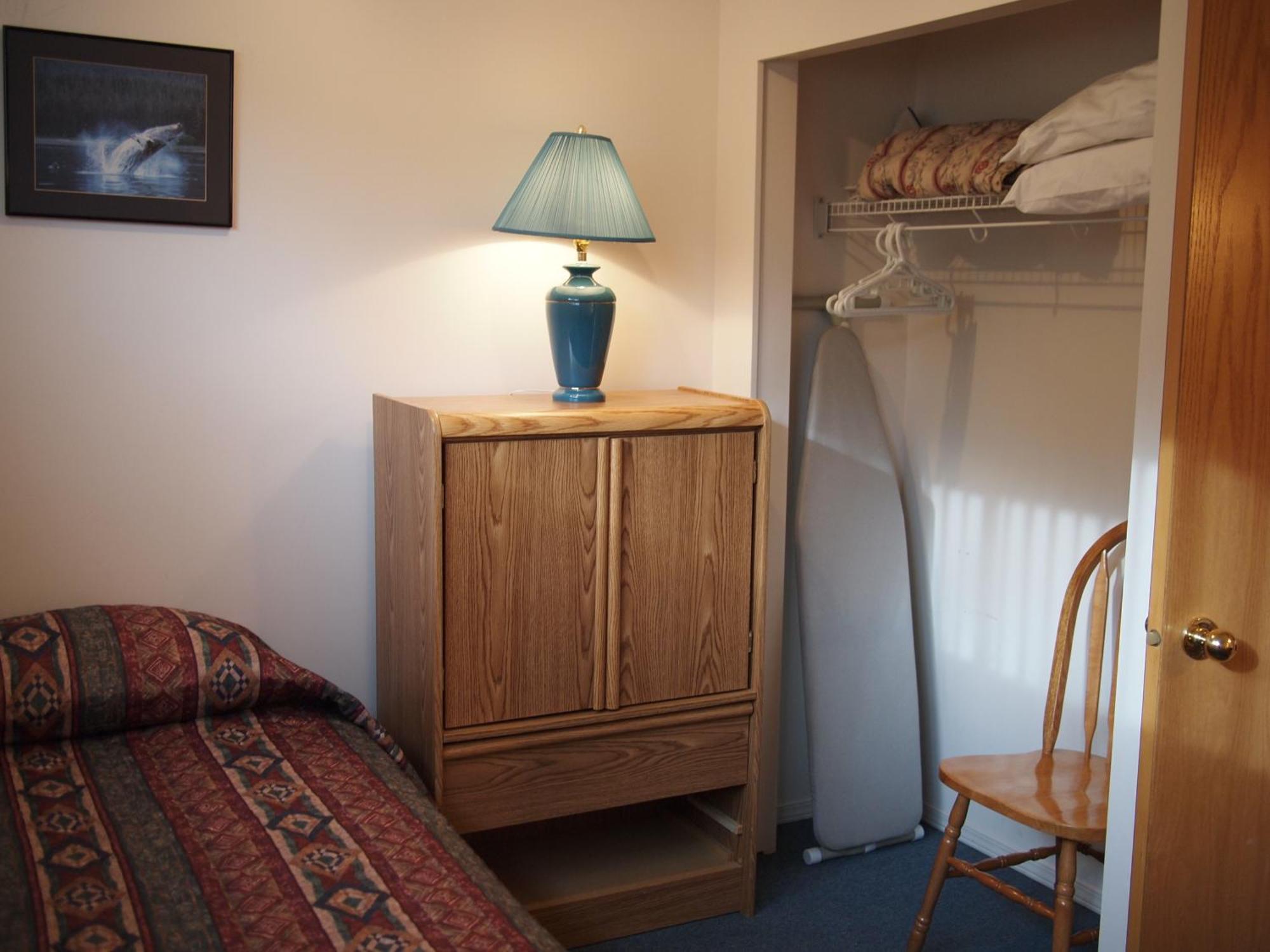 Whale'S Tail Guest Suites Уклуелет Екстериор снимка